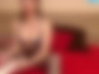Live cam show with KendraLucks - Housewife on Camversity
