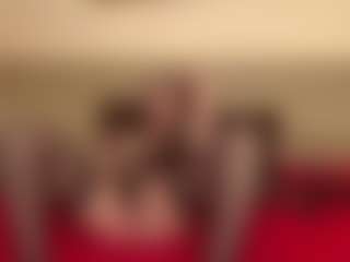 Live cam show with KendraLucks - Middle Aged on fuklive.com
