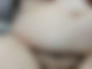 Live cam show with Danna s - Bedroom Brown Hair on Milfs Live