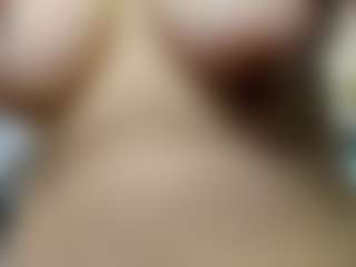 Live cam show with Danna s - Green Eyes on Gym Cam Girls