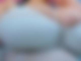 Live cam show with Luna Hatzel - Teen (18+) on mypornchat.com