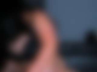 Live cam show with Luna Hatzel - Fingers on Chatstar