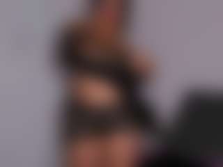 Luna Hatzel's Live Sex Cam Show