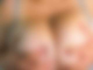 Luna Hatzel's Live Sex Cam Show
