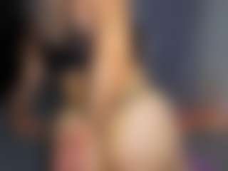 Live cam show with Luna Hatzel - Strip BBW on Pornisteam.com