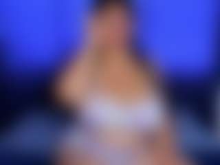 Live cam show with Luna Hatzel - Teen (18+) on Camsoda