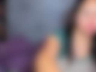 Live cam show with Luna Hatzel - Natural on Camsoda