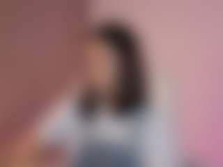 Live cam show with Naty Spiice 😊 - Brown Hair Petite on livesuperchat.net