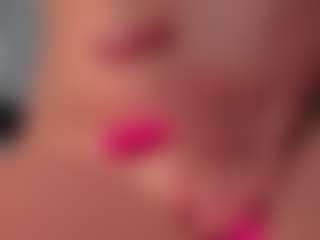 Live cam show with BrookeMiller - Bedroom Brown Hair on Camsoda