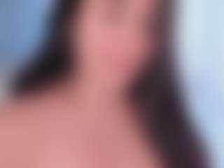 Live cam show with BrookeMiller - Spank on AdultVida.com