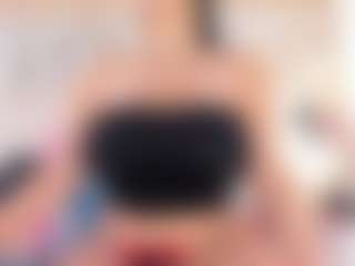 Live cam show with Sophie - Drinking on CamClone