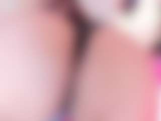 Live cam show with Sophie - Public Mature on Camsoda