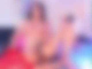 Sophie MILF webcam performer live streaming