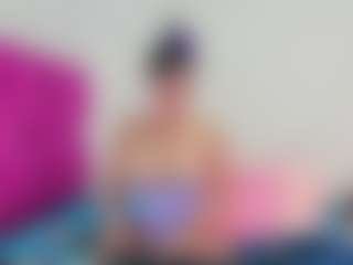 Live cam show with Sophie - Hairy Pussy on Soda Cam