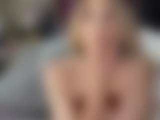 Live cam show with MishelleB - Hot on Milfs Live