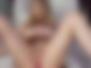 Live cam show with MishelleB - Double Penetration on 1on1-livenow