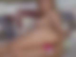 Live cam show with MishelleB - Moaning on liverealitysex.com