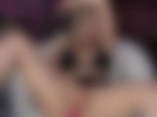 Live cam show with MishelleB - Moaning on Sex Cam Show