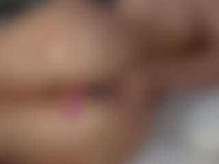 Live cam show with MishelleB - Dildo on crypto-cams