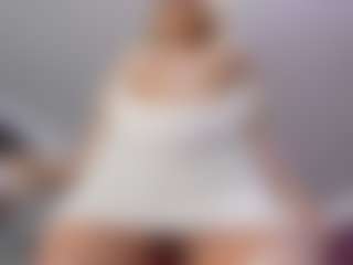 Live cam show with MishelleB - White Blonde Hair on SpunkLive