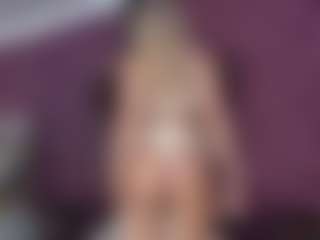 Live cam show with MishelleB - Blonde Hair Curvy on CamClone