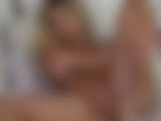 Live cam show with MishelleB - Squirt on Cam Slut