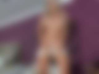 Live cam show with MishelleB - Athletic Blowjob on Camsoda
