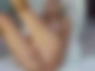 Live cam show with MishelleB - Blonde Hair Shaved Pussy on Camsoda