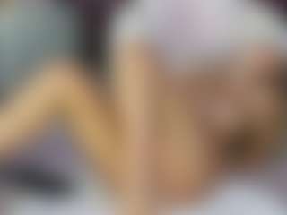 Live cam show with MishelleB - Shaved Pussy on Camiplay Live