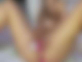 Live cam show with MishelleB - Amateur on Milfs Live