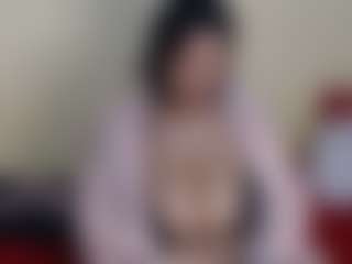 Live cam show with HotnCurvybabe - Black Young Adult on AdultVida.com