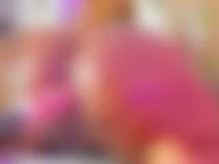 Live cam show with Agatha Blade - Curvy on Latina Girls