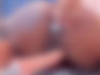 Live cam show with Agatha Blade - BBW on TeamSkeetLive