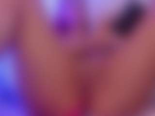 Live cam show with BRIANNA - Tease Curvy on Gym Cam Girls