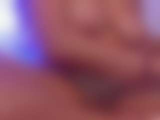 Live cam show with BRIANNA - Strip Curvy on xDating