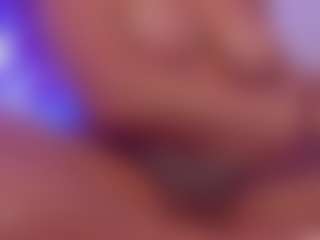 Live cam show with BRIANNA - Shaved Pussy Curvy on CamSodaAdn