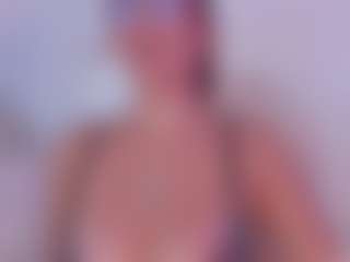 Live cam show with BRIANNA - Anal MILF on luckytryst.com