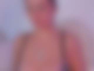 Live cam show with BRIANNA - Amateur Curvy on eurowanks.com