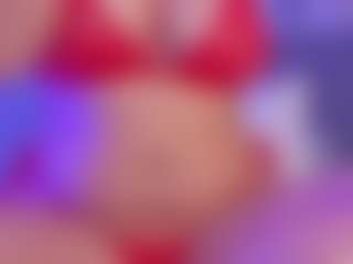BRIANNA MILF webcam performer live streaming