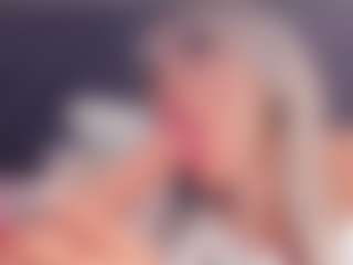 Live cam show with Scarleet - Skinny on PervPlay.com