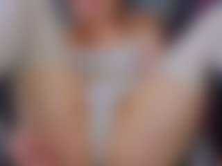 Live cam show with Zelda11 - College on Camsoda