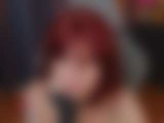 Live cam show with Zelda11 - Bedroom on https://playwithruby.com