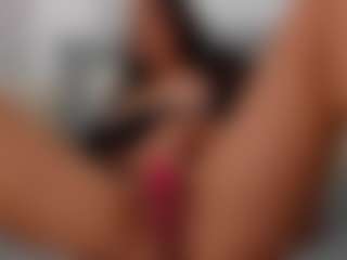 Live cam show with Nicole - Sexwebcam MILF on intimatelivegirls.com