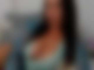 Live cam show with Nicole - Big Tits on intimatelivegirls.com