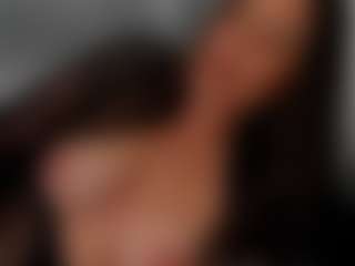 Nicole MILF webcam performer live streaming