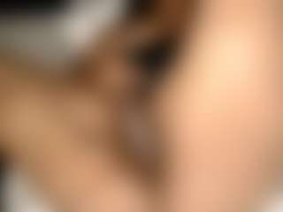 Thickassophiasquirts's Live Sex Cam Show