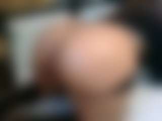 Live cam show with Thickassophiasquirts - Ride on Milf Play