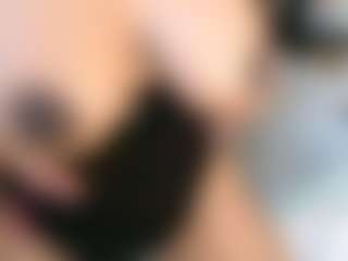 Thickassophiasquirts's Live Sex Cam Show