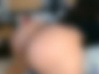 Thickassophiasquirts's Live Sex Cam Show