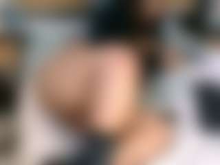 Thickassophiasquirts's Live Sex Cam Show